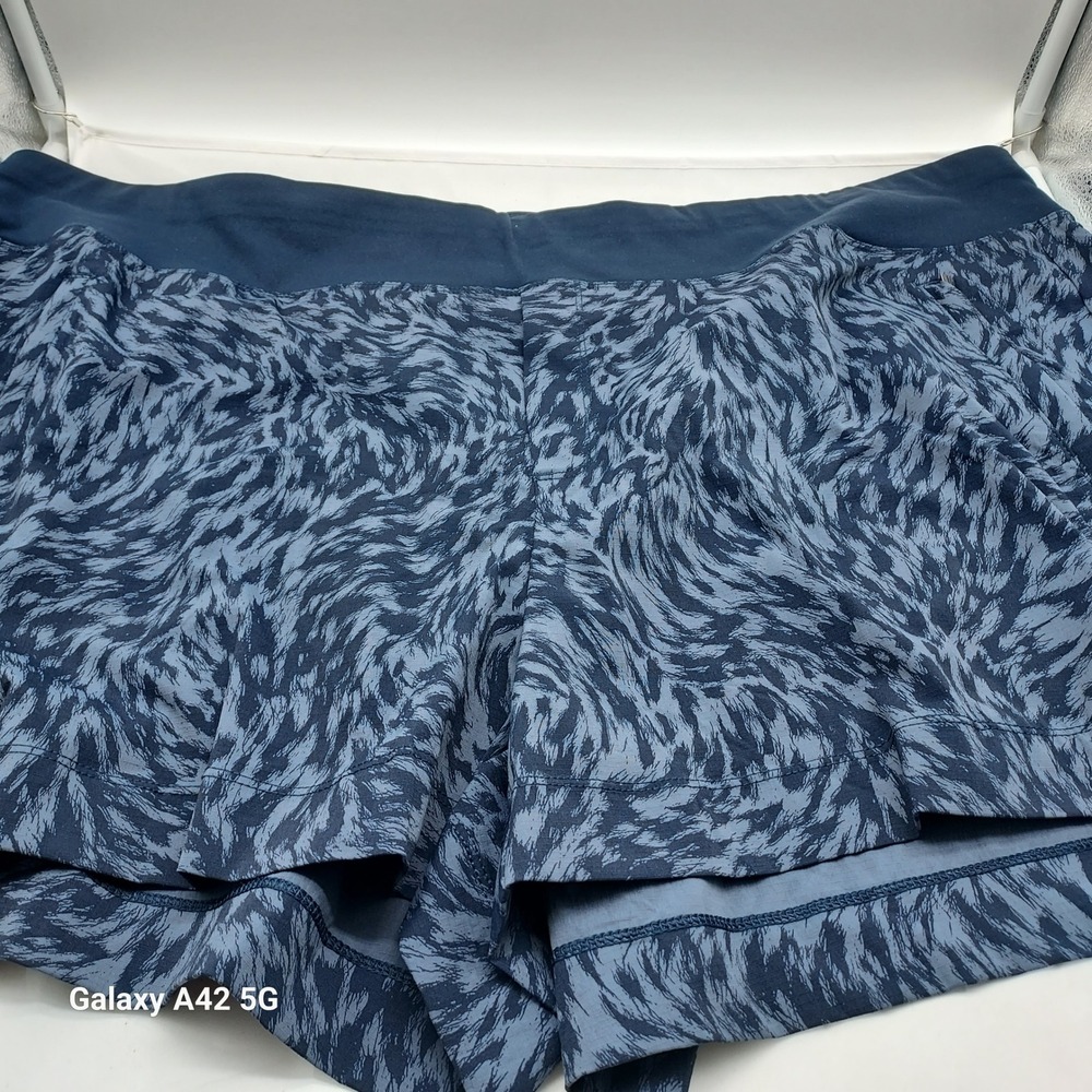 Athleta Trekkie North Printed Short Navy Blue NVLX Hiking Active Size 26 NEW‎